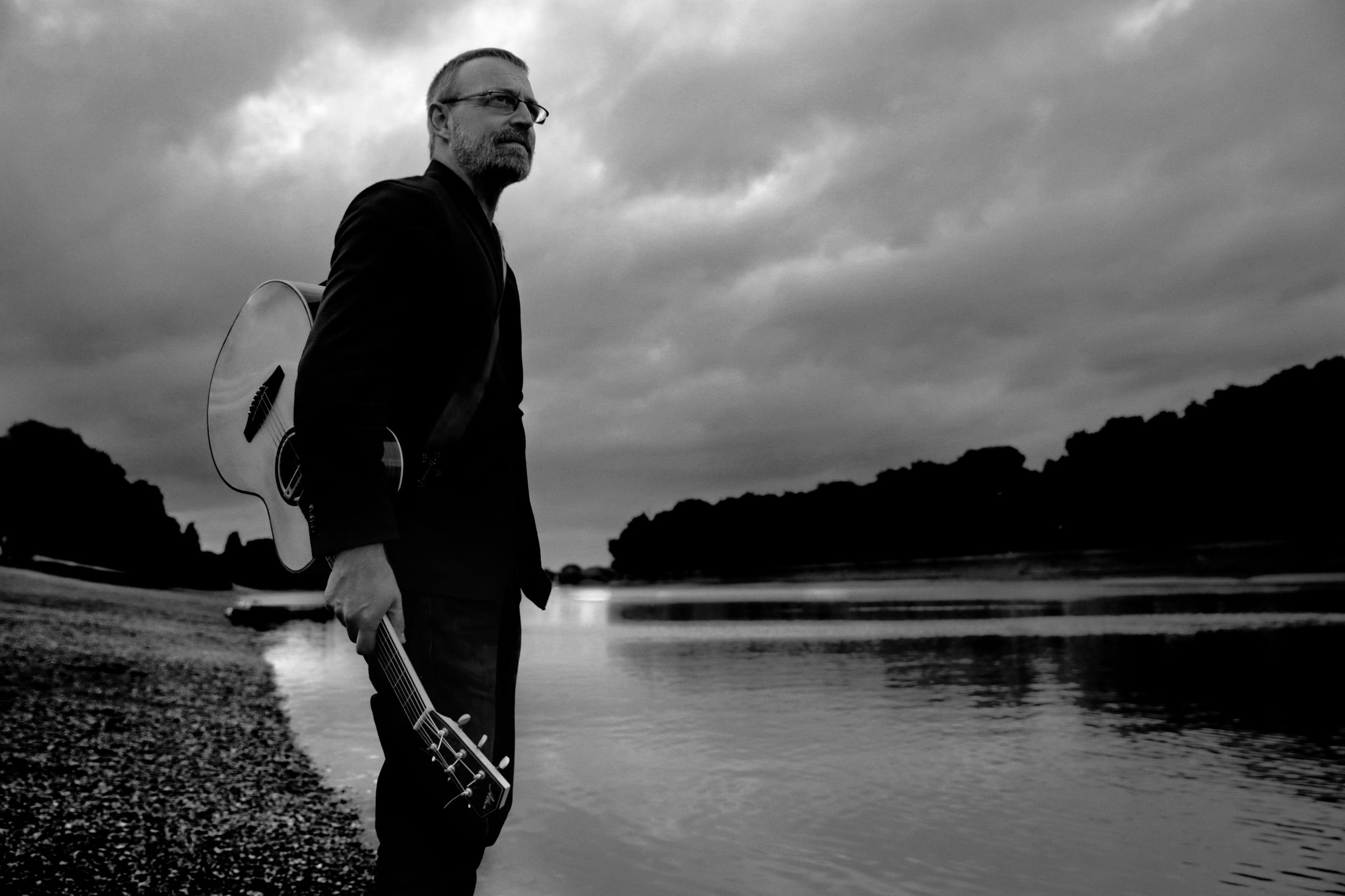 Boo Hewerdine - Nearly Sold  Out!